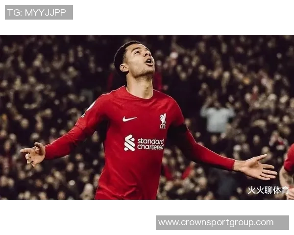 18岁恩迪亚耶因马内激励梦想穿上红军战袍与利物浦签约照片曝光